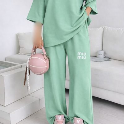ست تیشرت شلوار miu