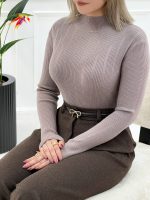 گپ یقه مثلثی