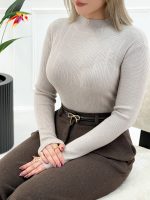 گپ یقه مثلثی